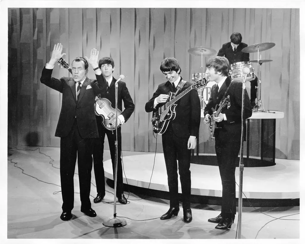 The Beatles på scenen i ett TV-program