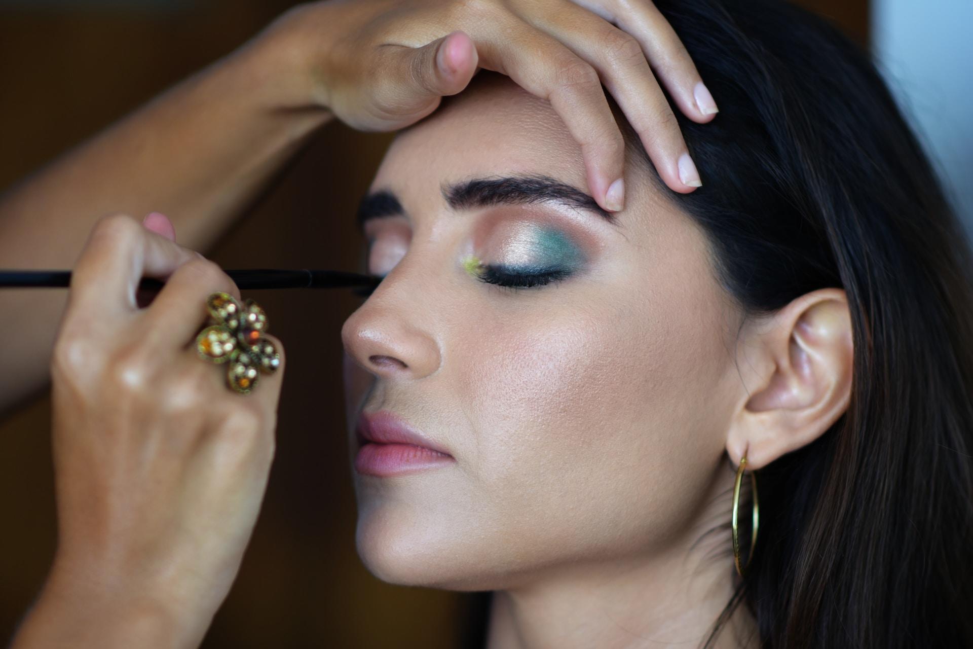 Makeup artist