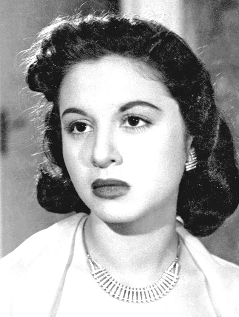 Svartvitt porträtt av Faten Hamama