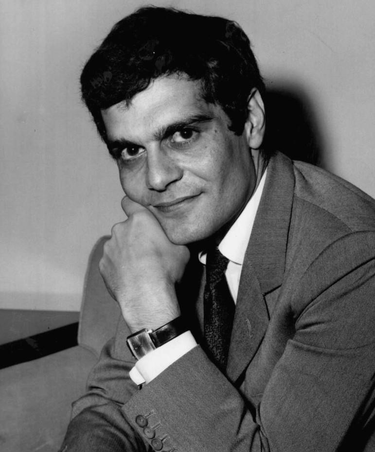 Svartvitt porträtt av Omar Sharif