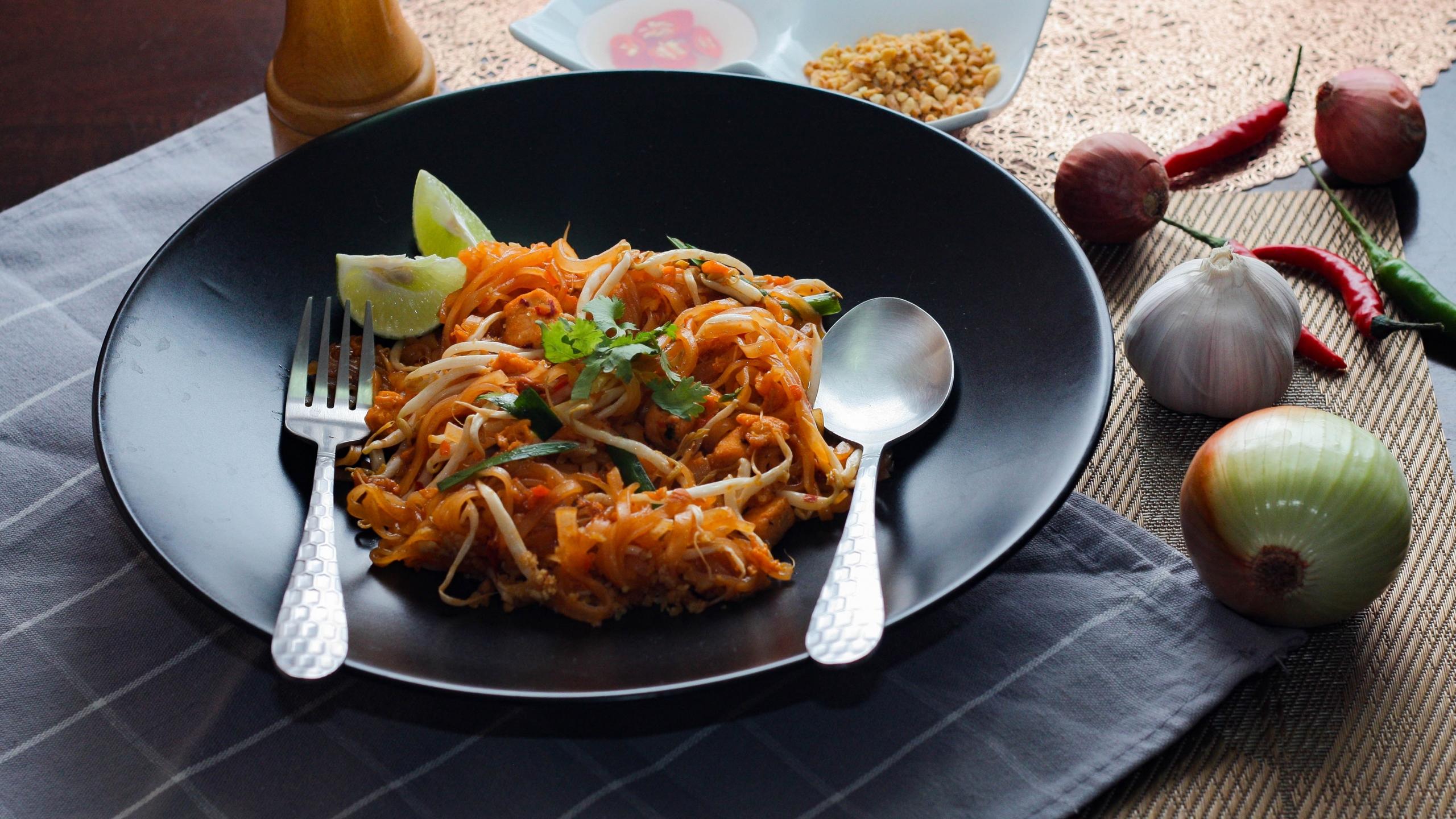 Pad Thai på klassiskt vis, tänk att kunna imponera på vännerna med denna!