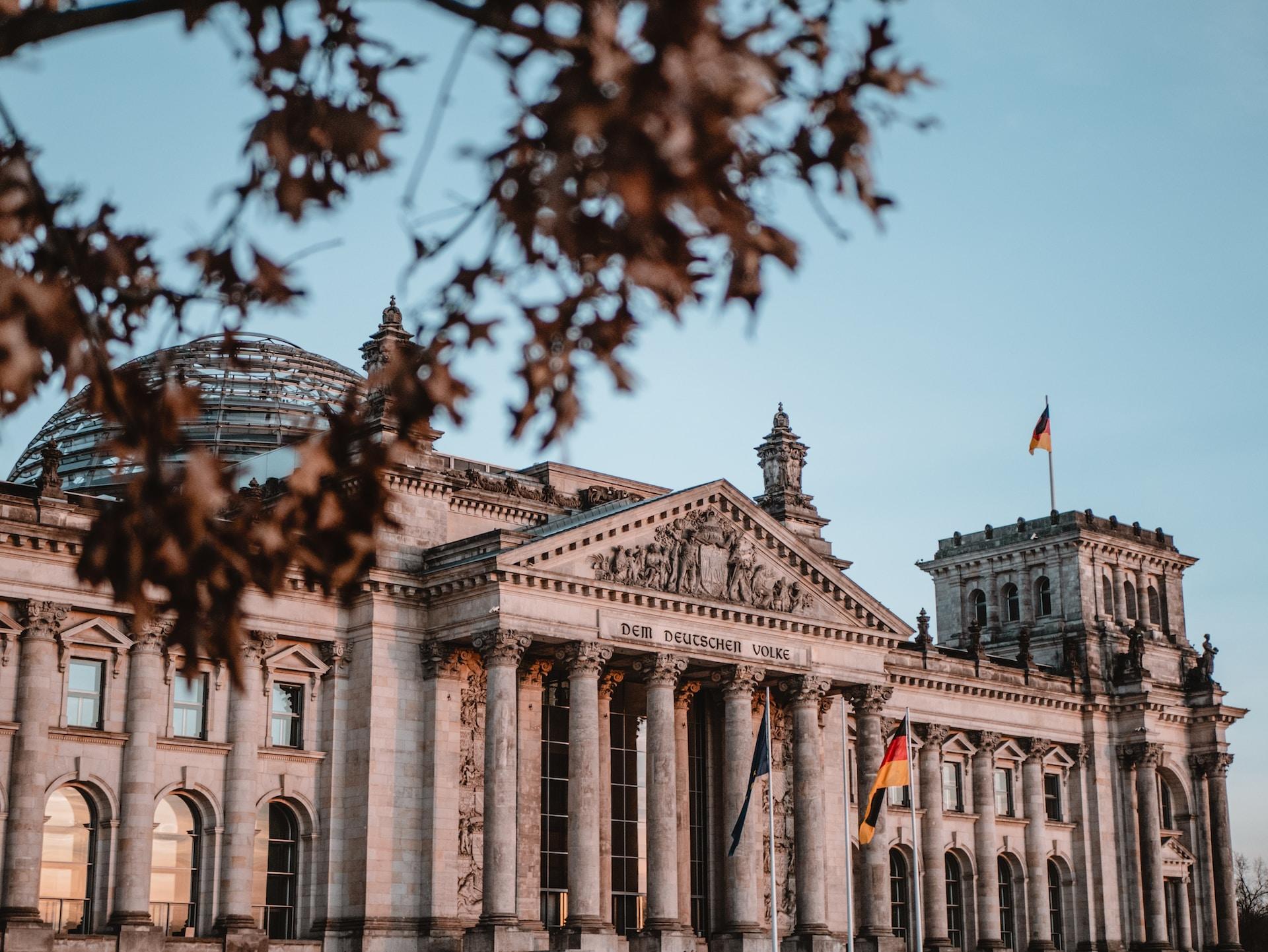Riksdagsbyggnaden i Berlin.