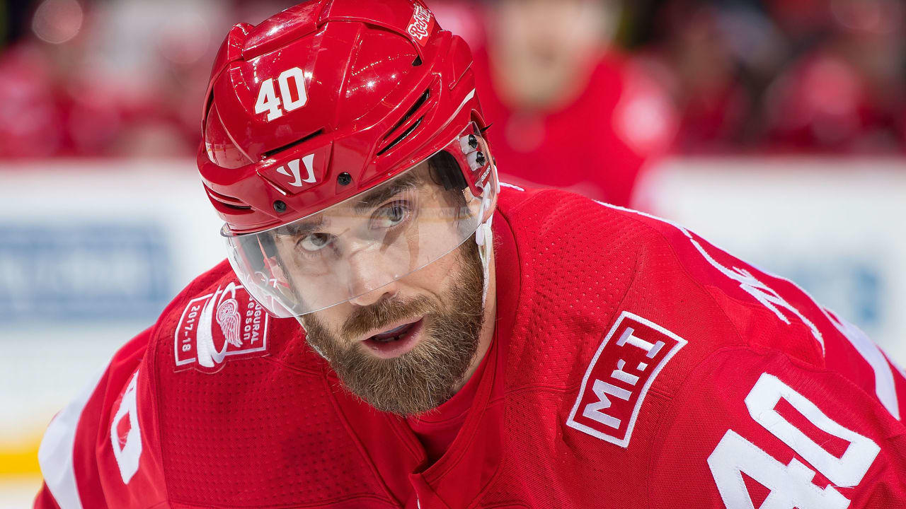 Henrik Zetterberg på isen.