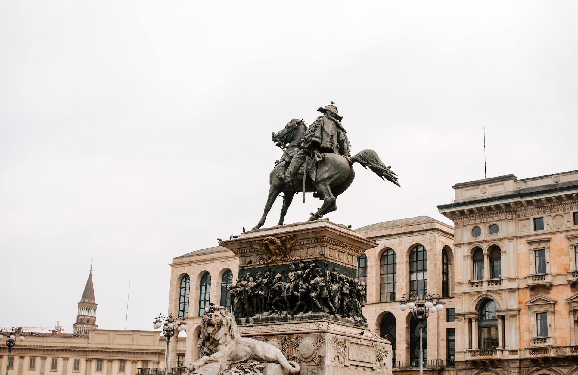 Staty i Milano, Italien