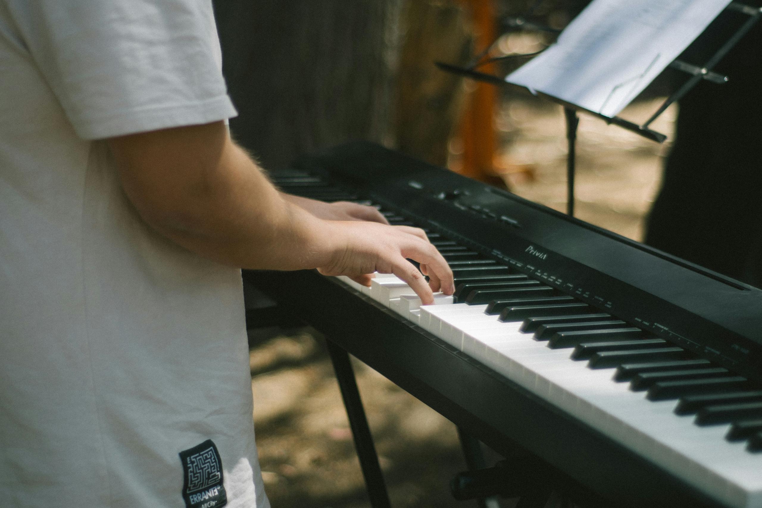 Ta pianolektioner på plats som passar dig