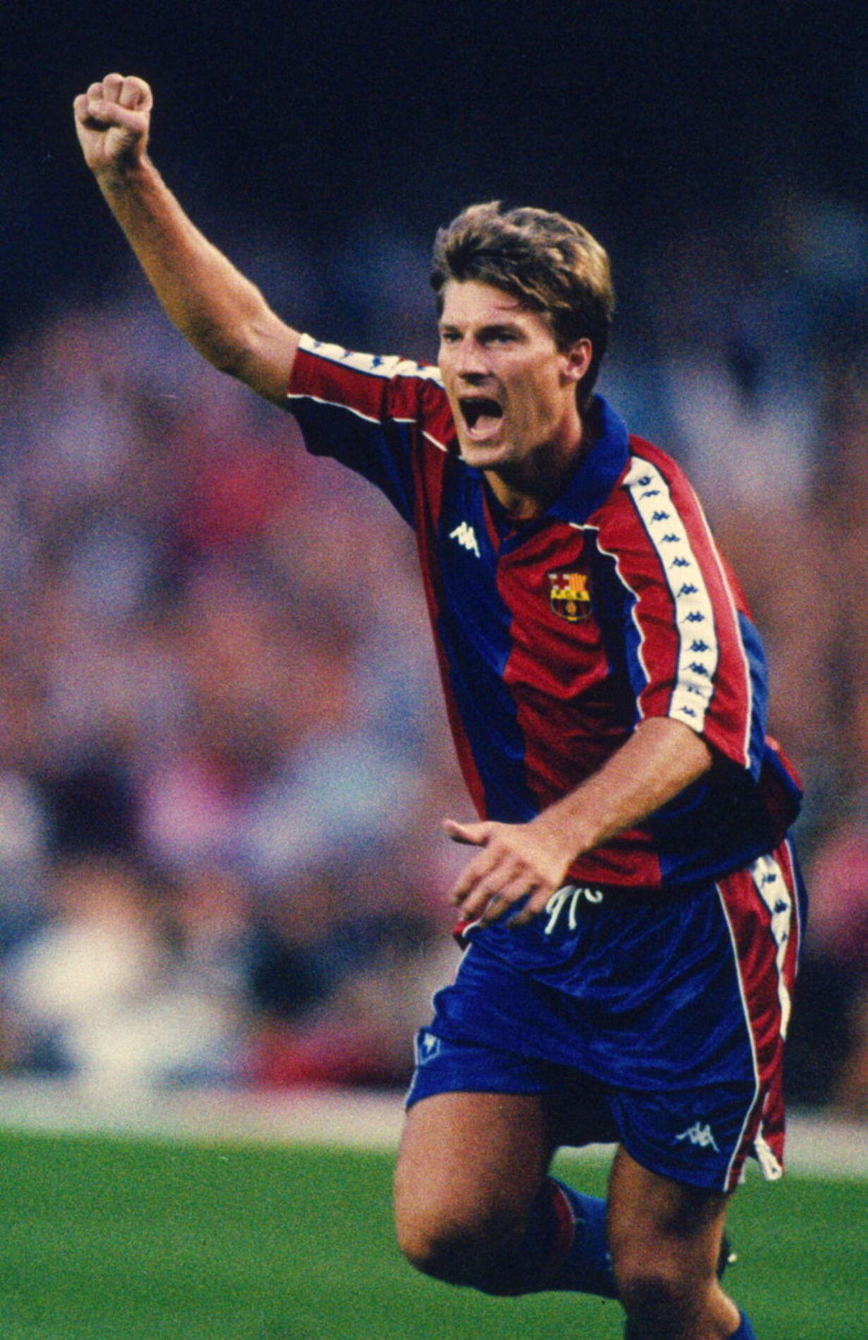 Michael Laudrup i F.C. Barcelonas rödblå randiga dräkt.