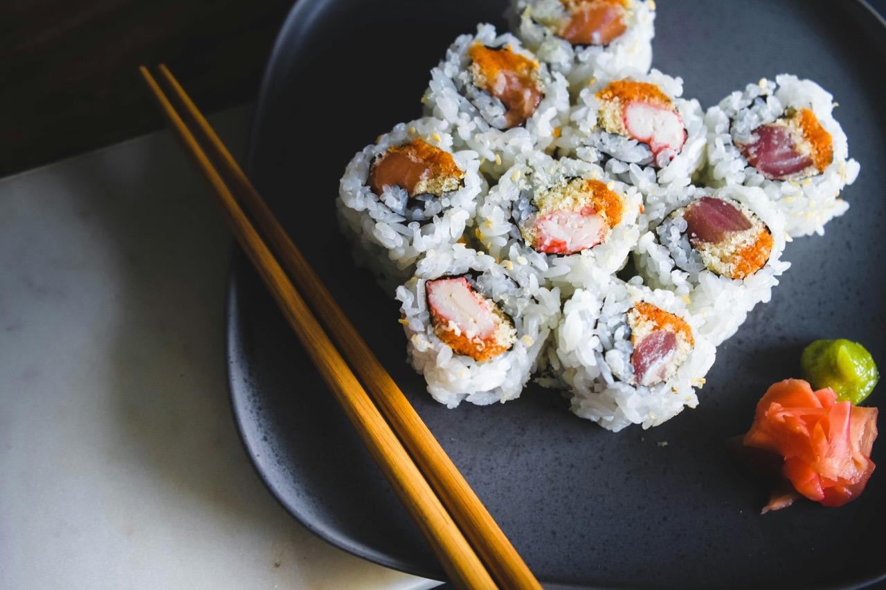 Vill du göra sushi hemma med fisk eller du gör hemgjord vegetarisk sushi?
