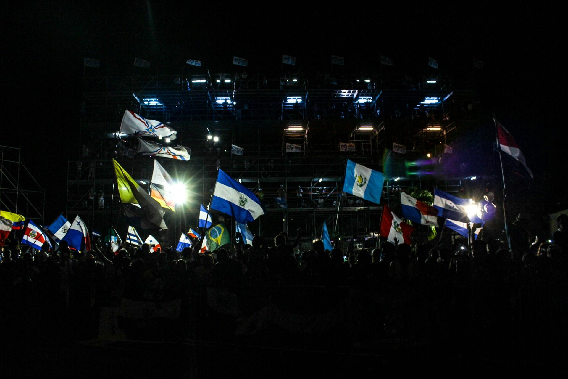 Eurovision samlar nationaliteter i en fantastisk musikgläde och kulturfest!