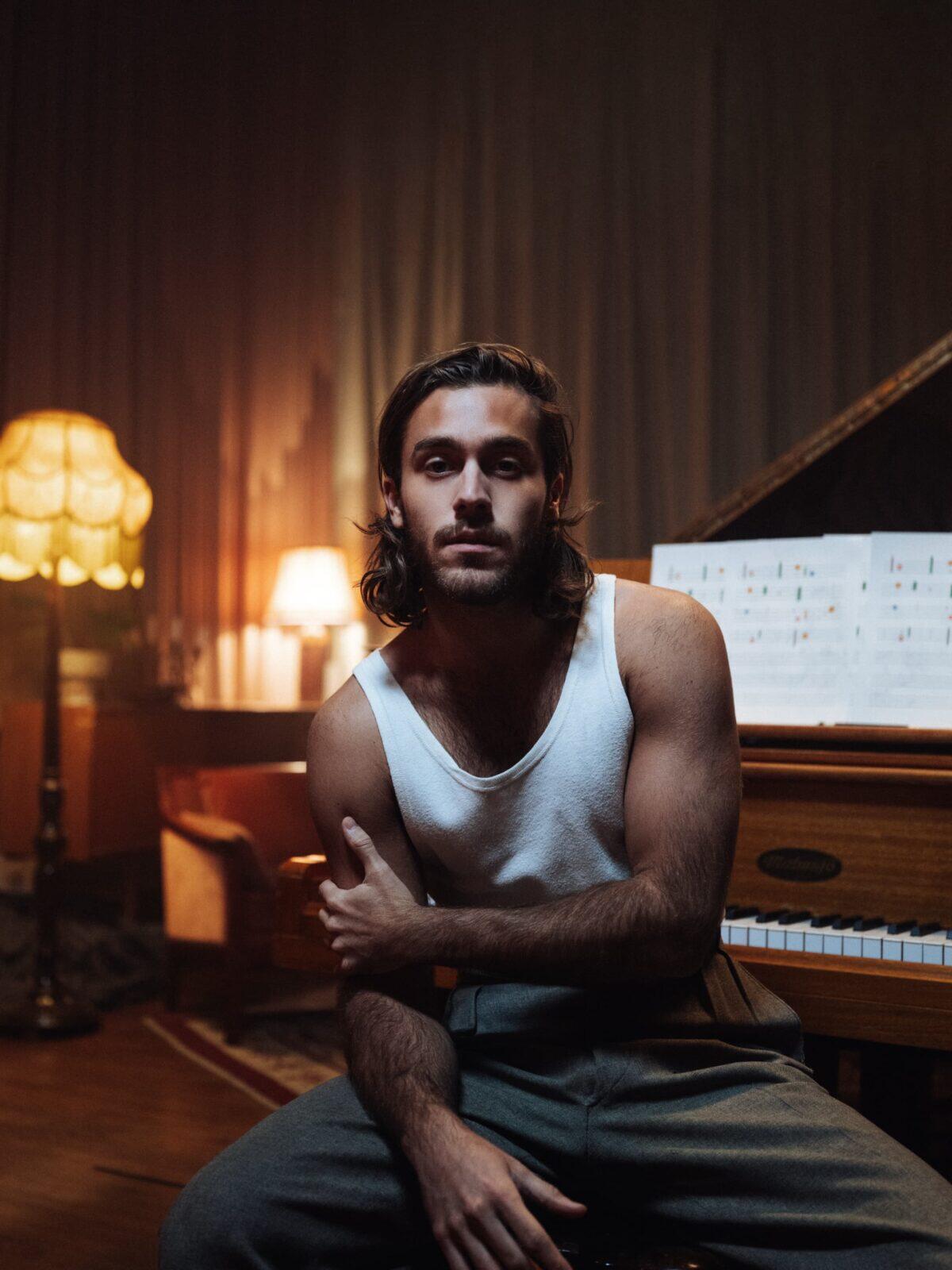 Benjamin är nutidens kanske bästa artist på den svenska musikscenen.