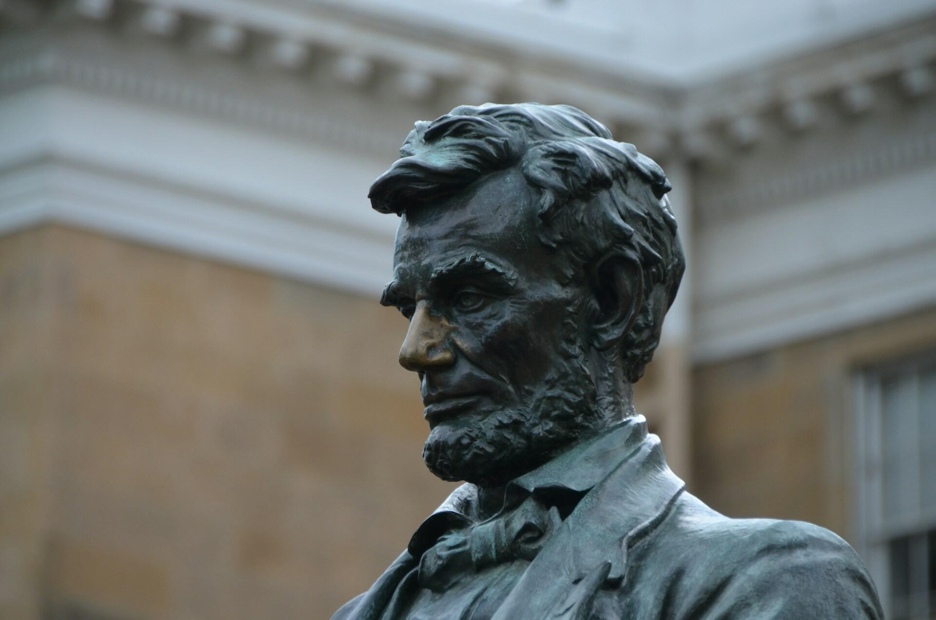 Abraham Lincoln hyllas för sitt arbete som president