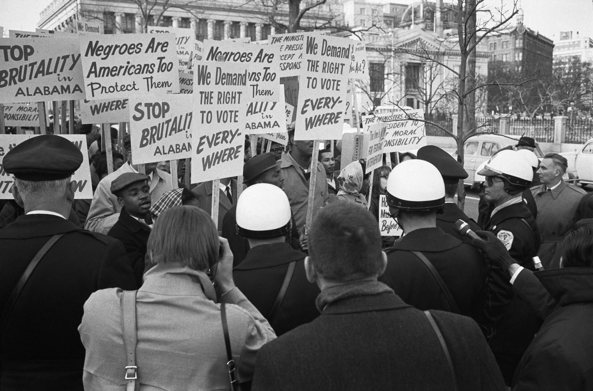 Afro-amerikanska protester utanför vita huset i Washington på 1960-talet.