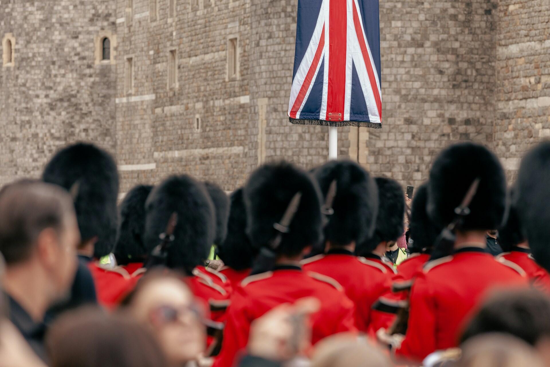 De kungliga vakterna under dagen för Drottning Elizabeth IIs begravning.