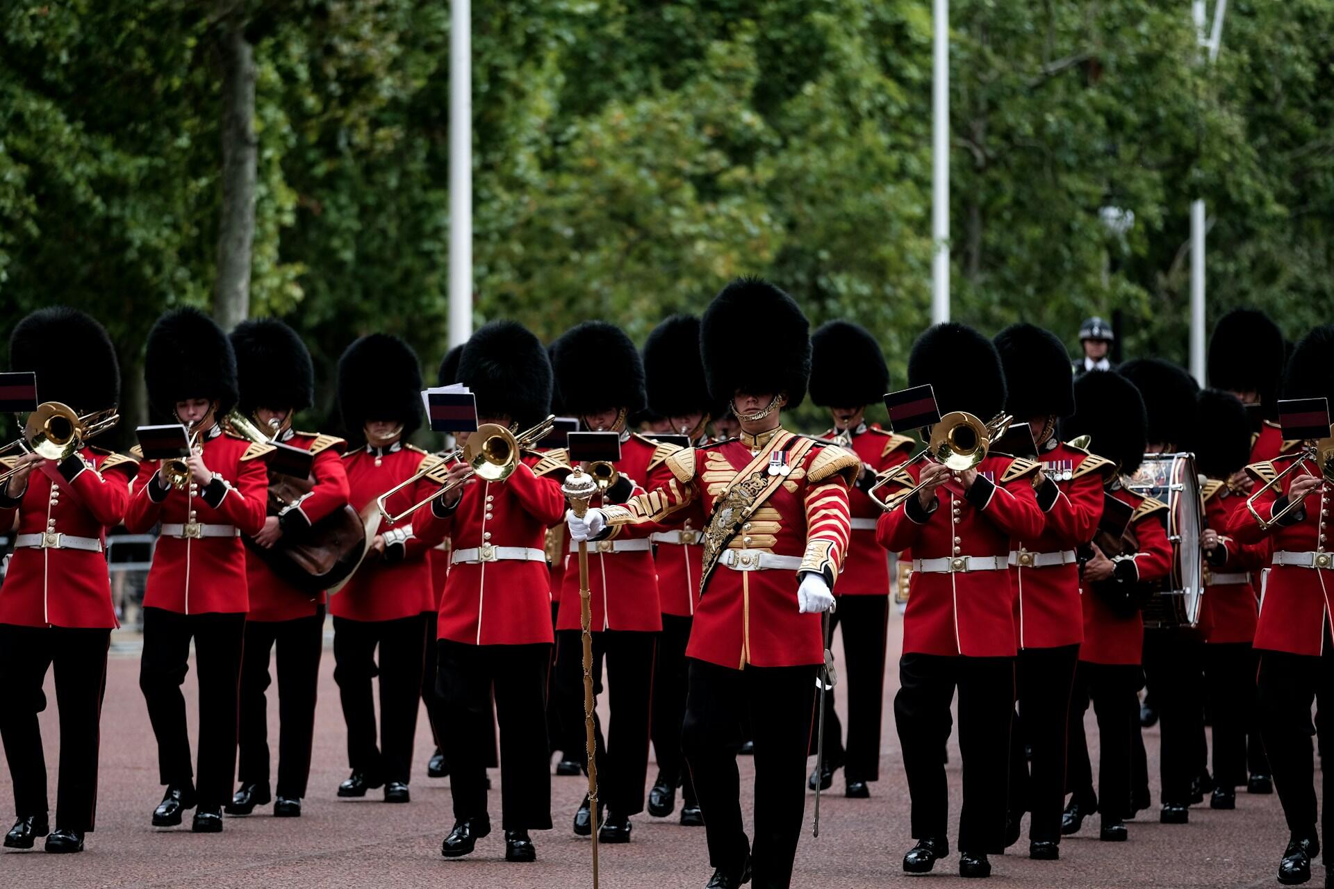 Den brittiska monarkin är nära knutet till slottsväktarna