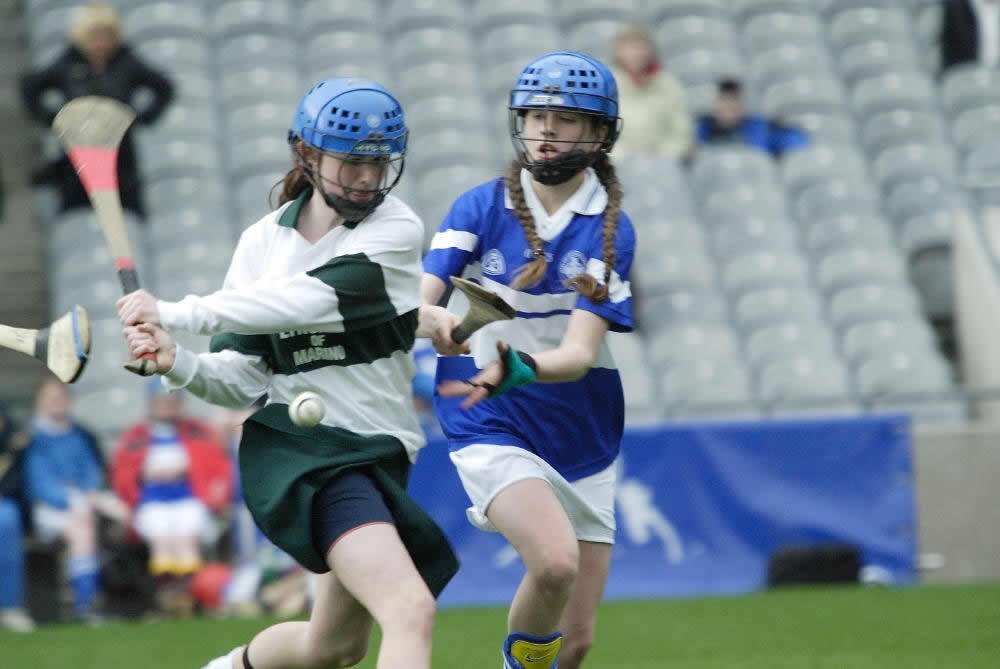 Kvinnor som spelar camogie