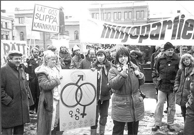Torgmöte i samband med kongressen i Sundsvall 1982. Ulla Dahl håller tal. Foto: Åke Askensten