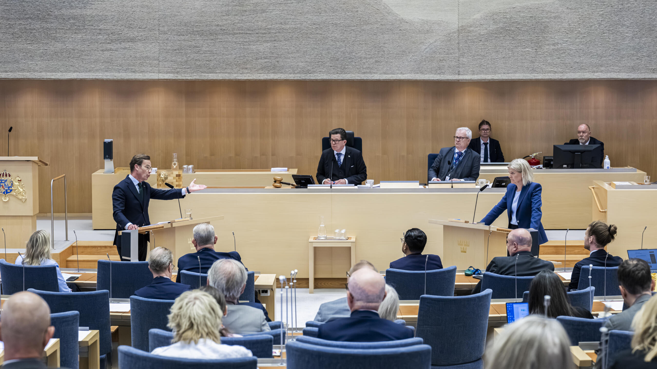 10 juni 2026. Statsminister Ulf Kristersson (M) i debatt med Magdalena Andersson (S). Bild från Riksdagen