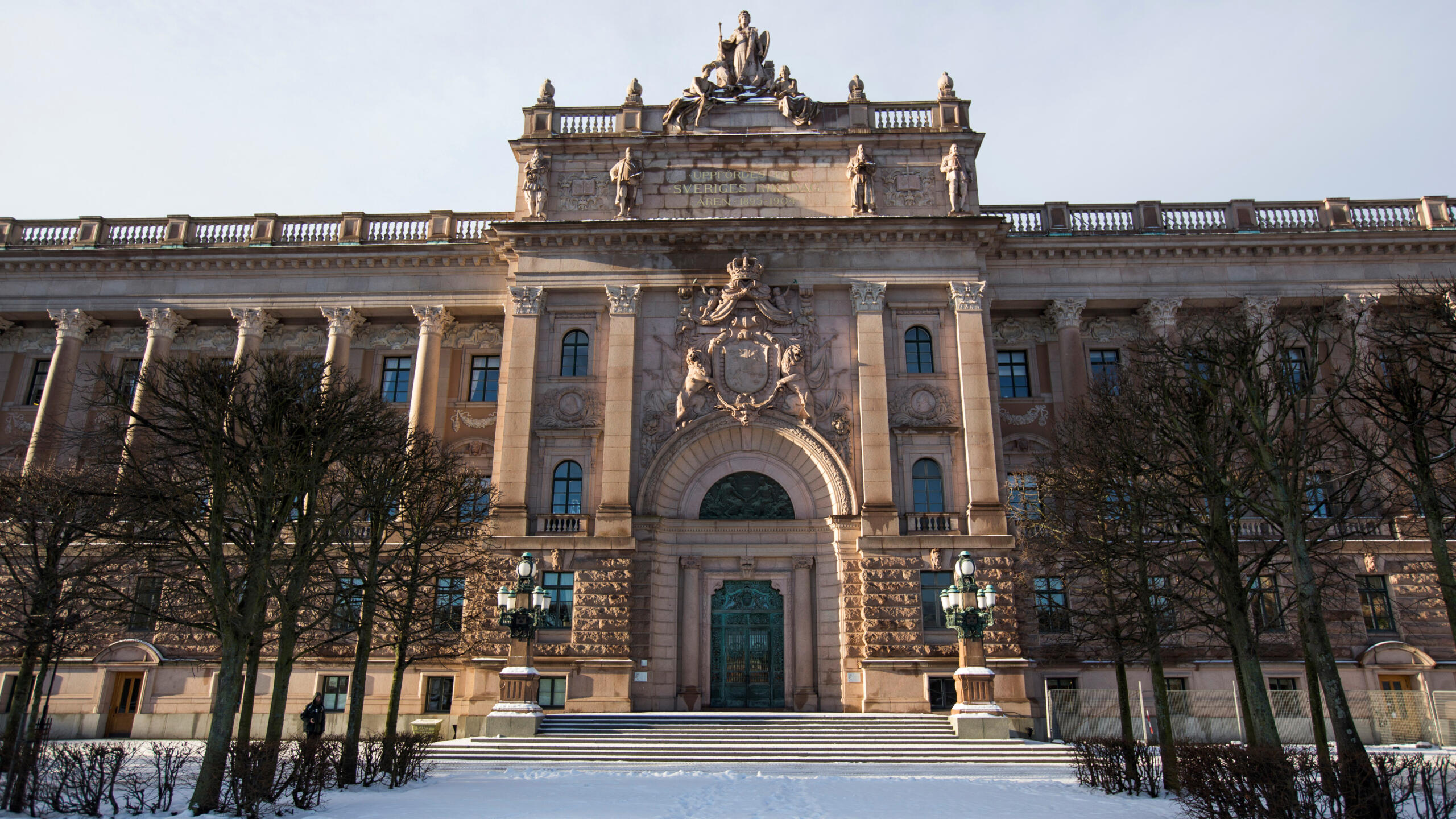 Riksdagshuset i februari