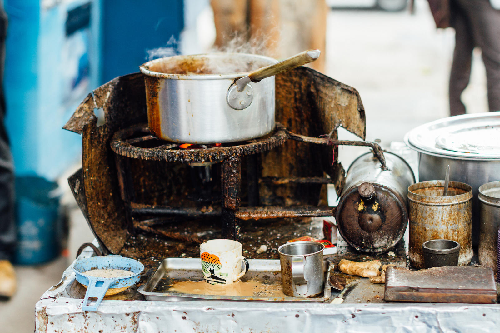 A chai-wala working station.