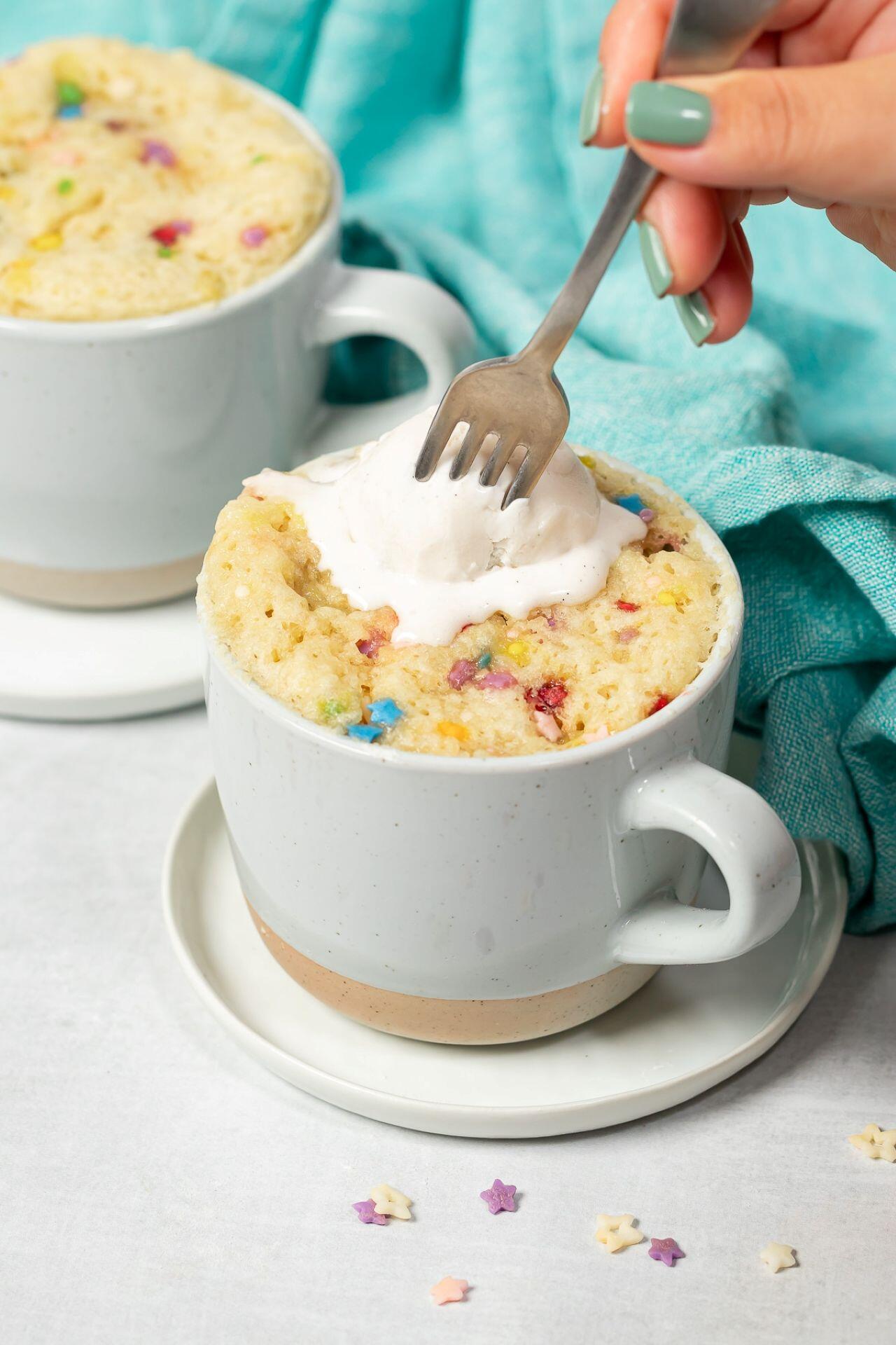 Vegan vanilla mug cake