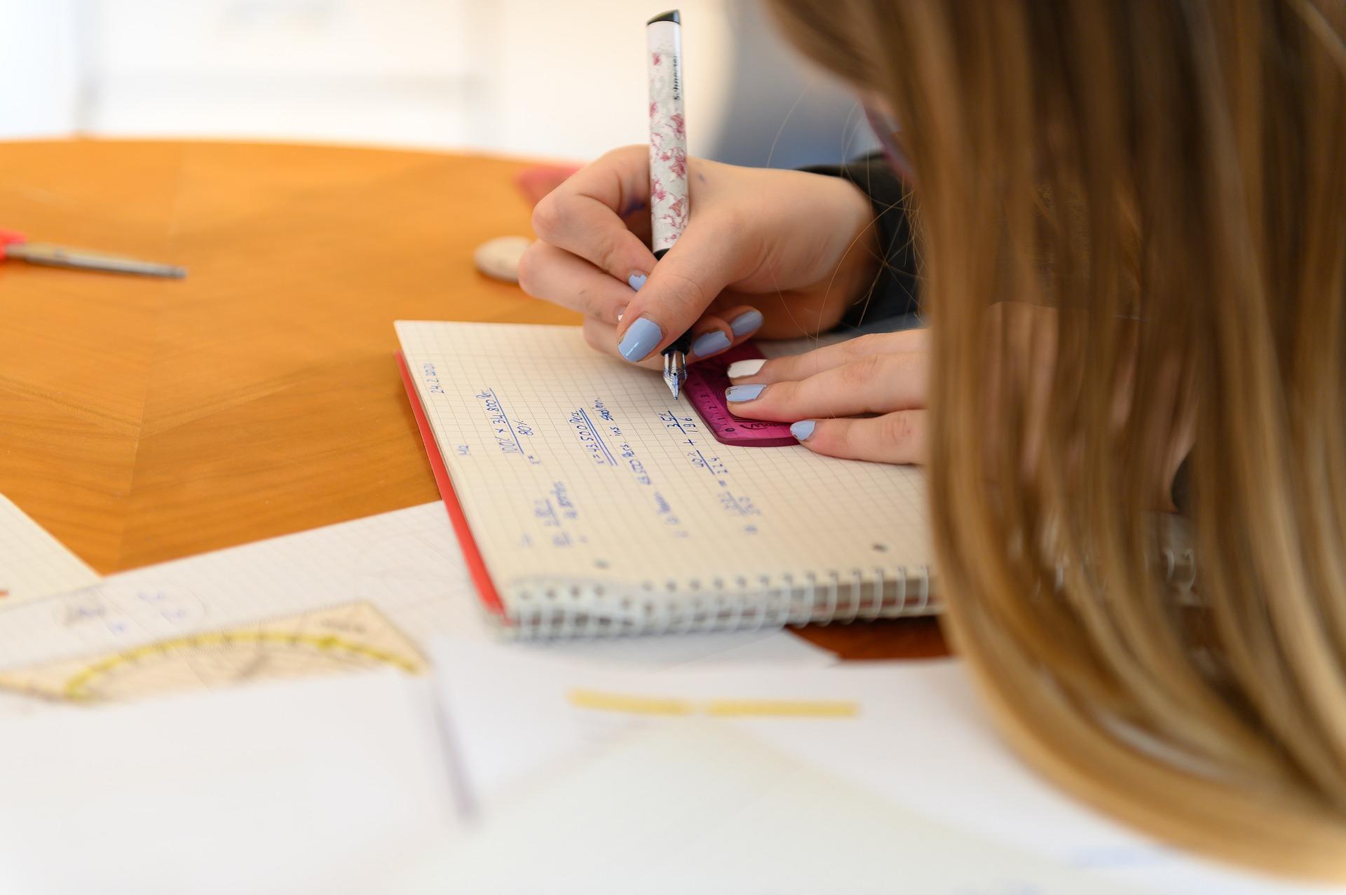 How much do private tutors earn?
