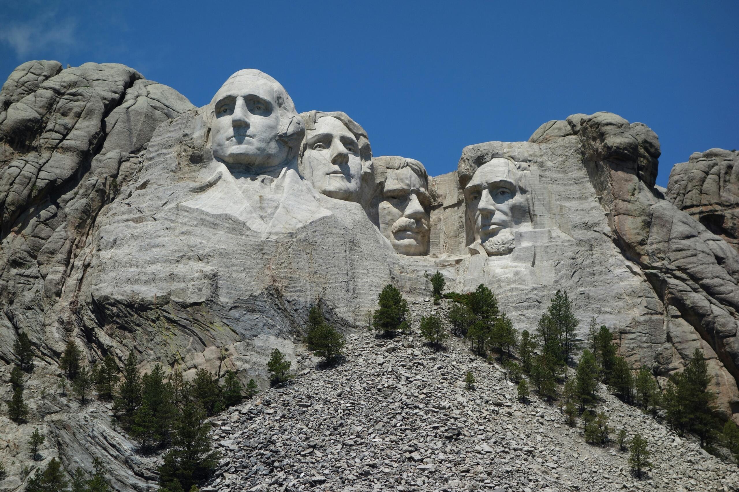 Gora Mount Rushmore s kipi štirih ameriških predsednikov