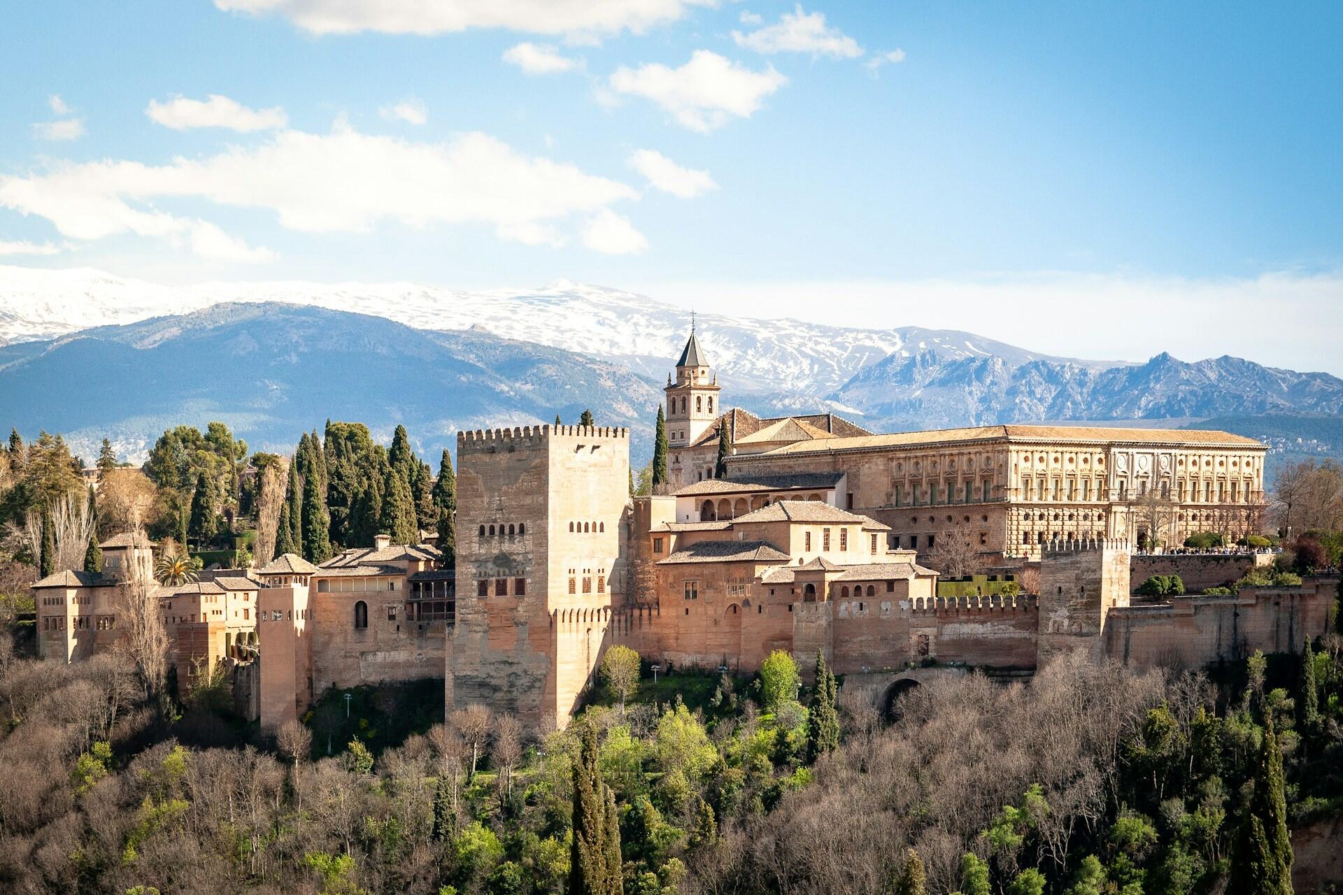 Alhambra v Granade