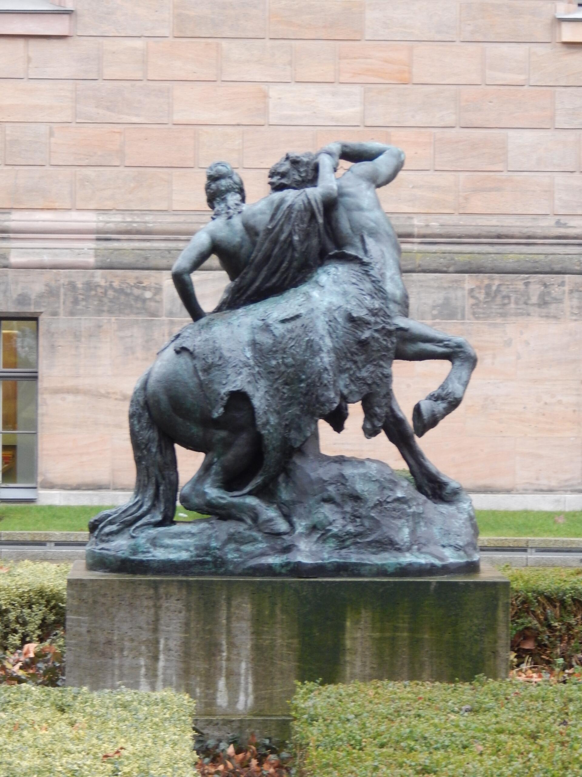 Socha kentaura – bytosť s telom koňa a hornou časťou tela človeka