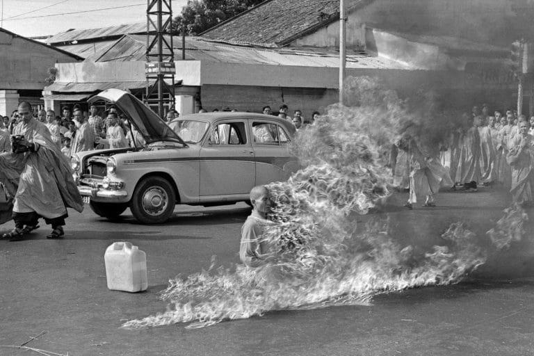 Dünyaca ünlü fotoğraflar arasından Yanan Monk