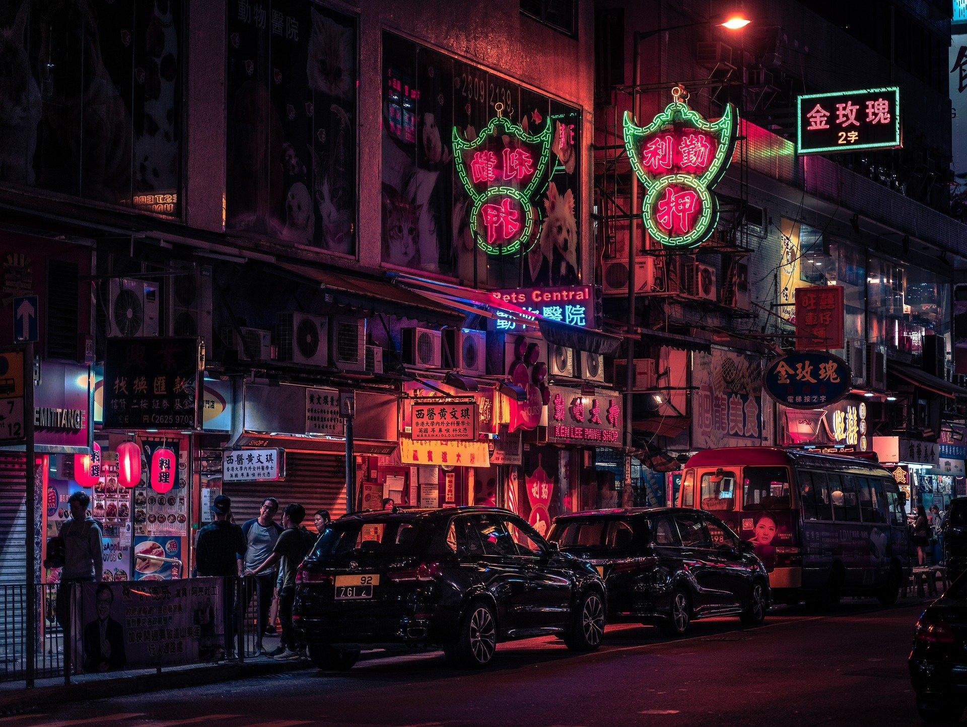 Çinde çince öğrenmek en etkili yoldur. Hong Kong'a gidebilirsiniz.