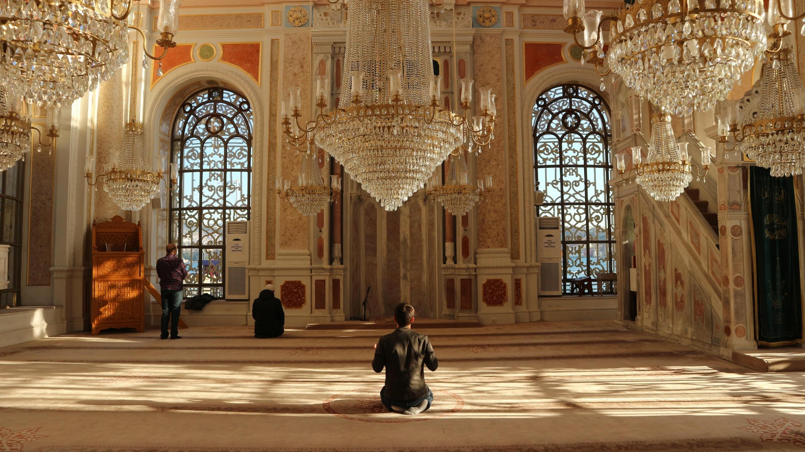 Namaz kılmayı öğrenmek