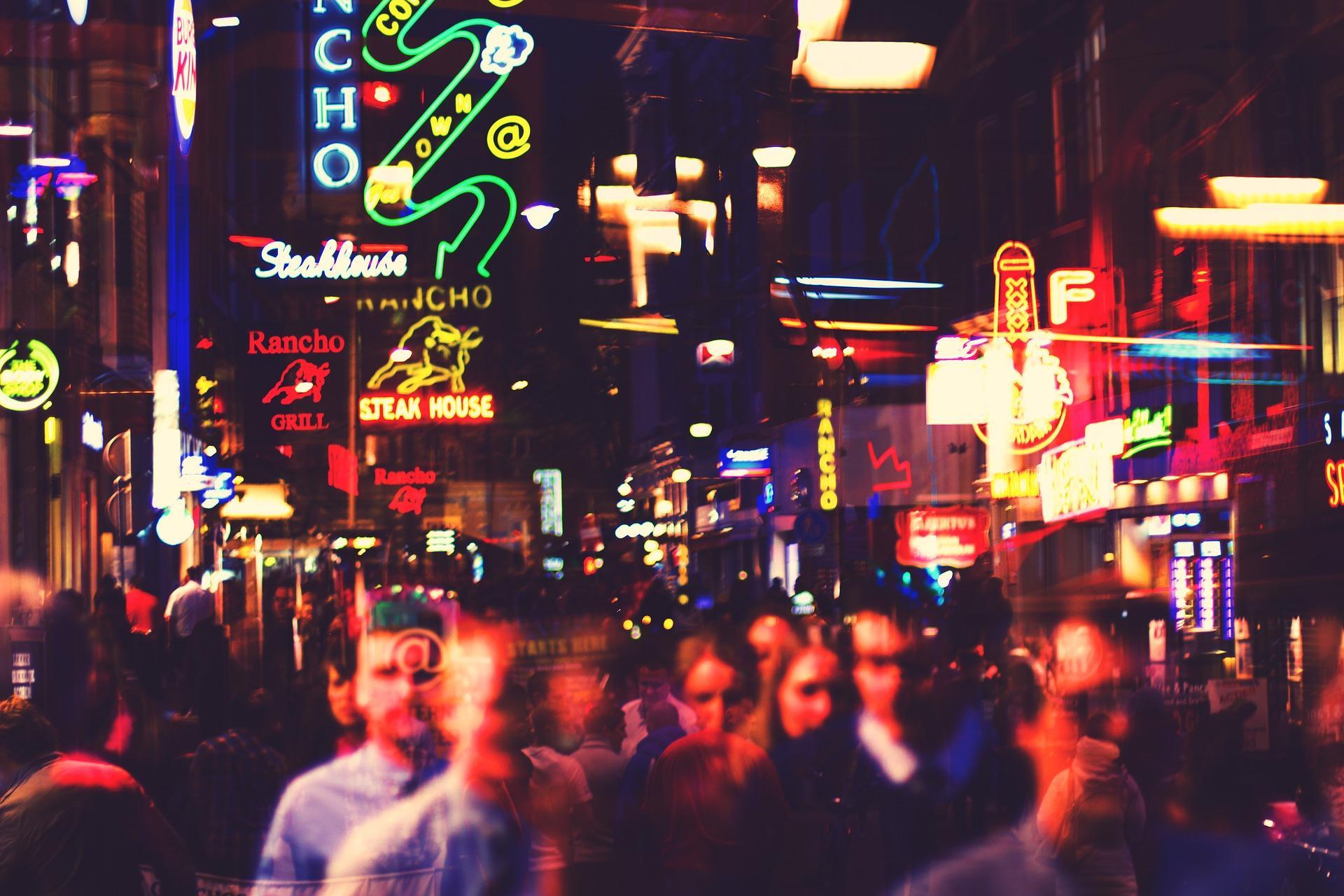 Hollanda hakkında konuşabilmek adına Hollandaca öğreniyor bir kısmımız da.