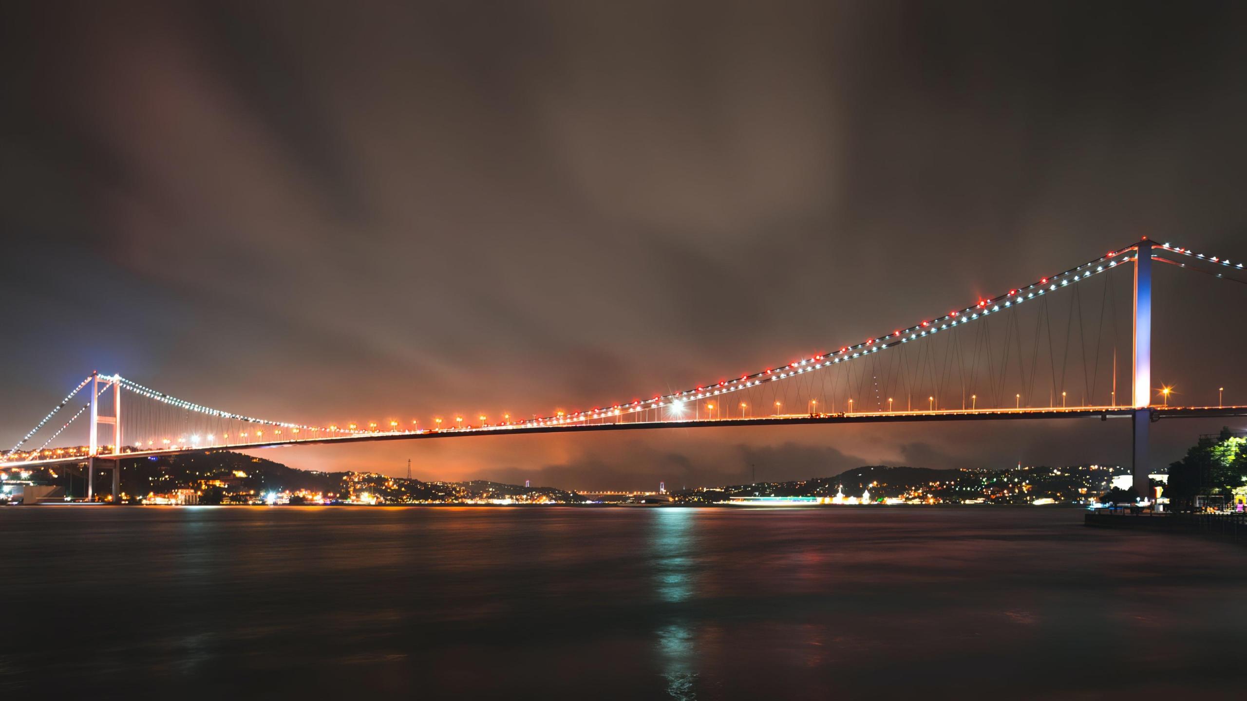 İstanbul köprü ışıkları gece manzarası