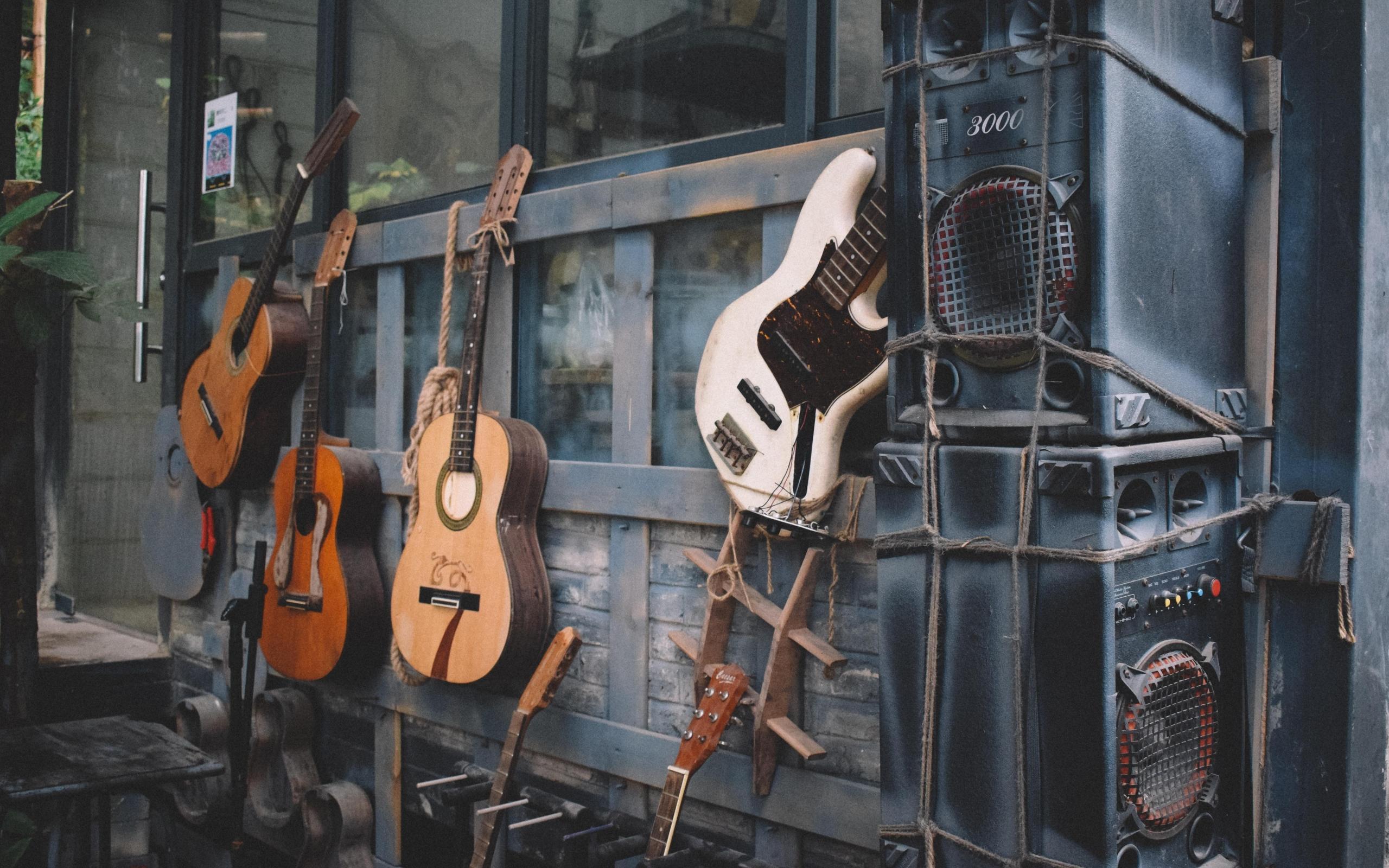 Elektro gitar klasik gitar