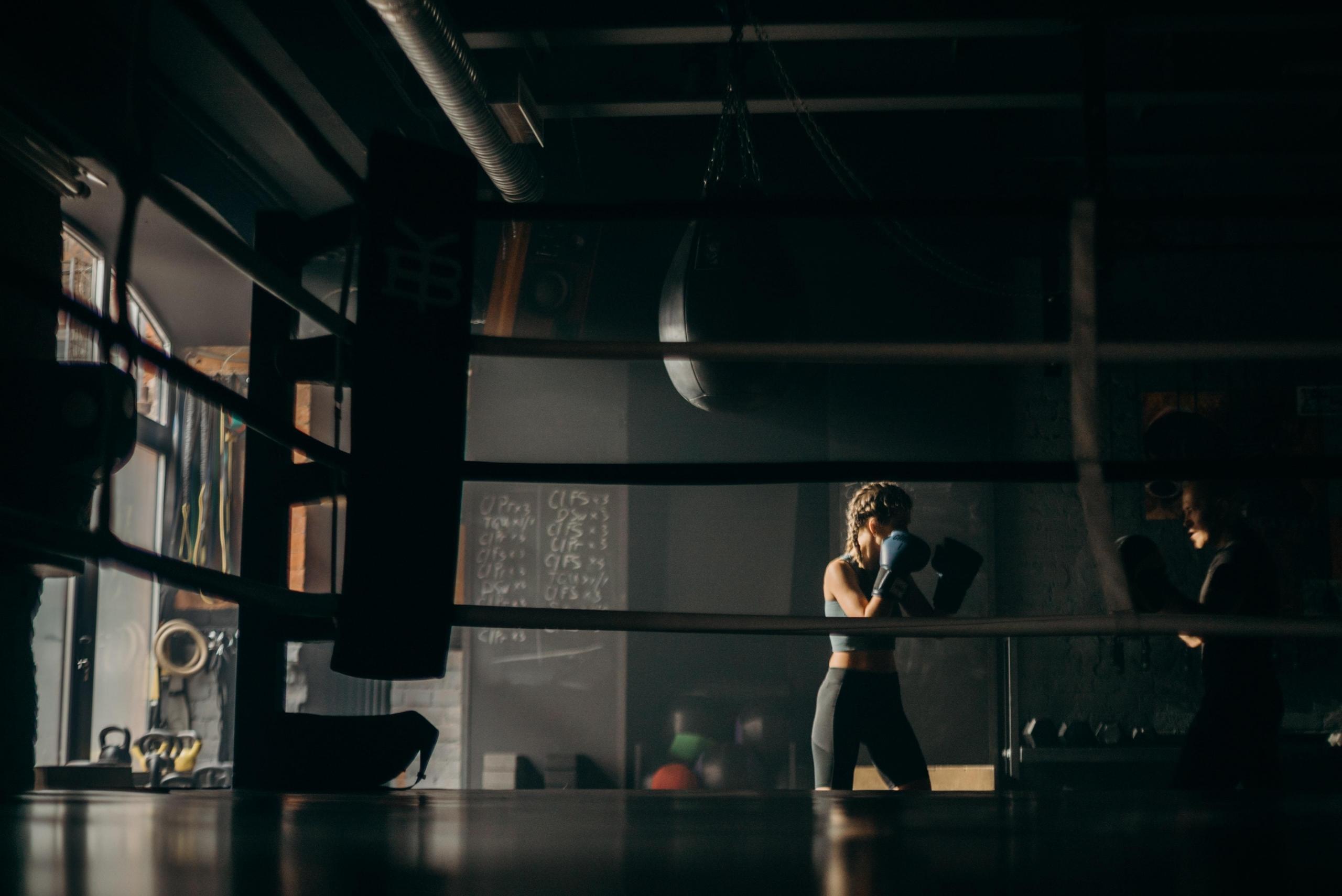 Kadın boksör yumruk