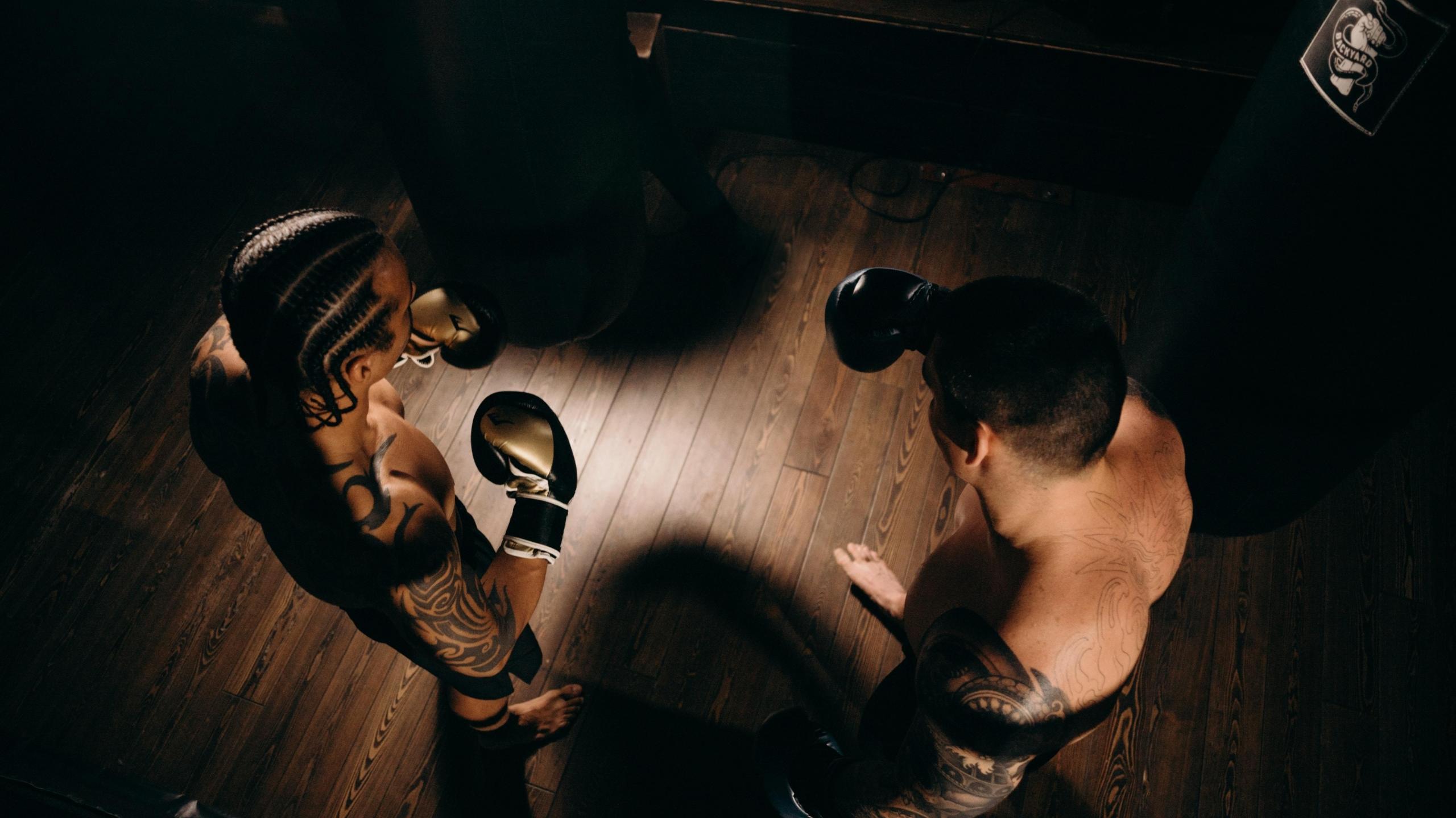 Boksör rakipler dövüş