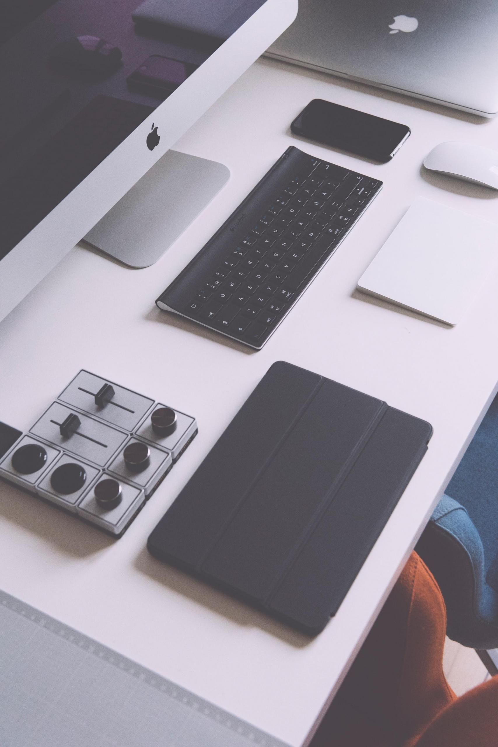 Apple Macbook iphone Garage Band