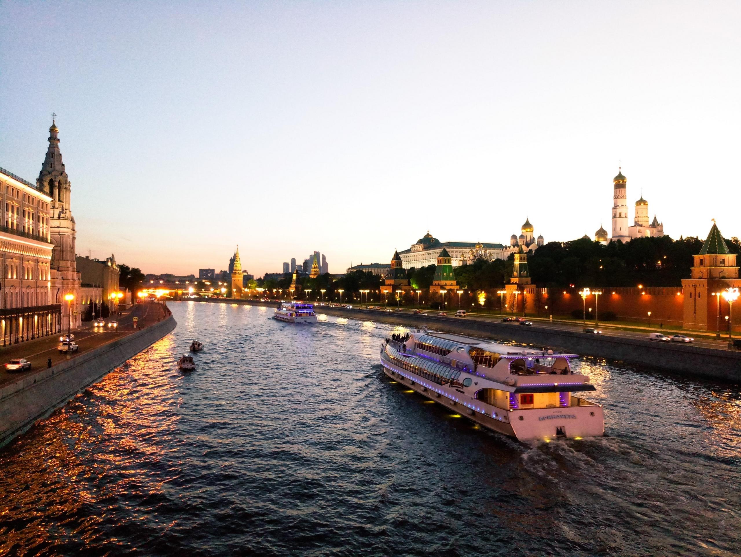 Moskova Rusya denizde gemiler