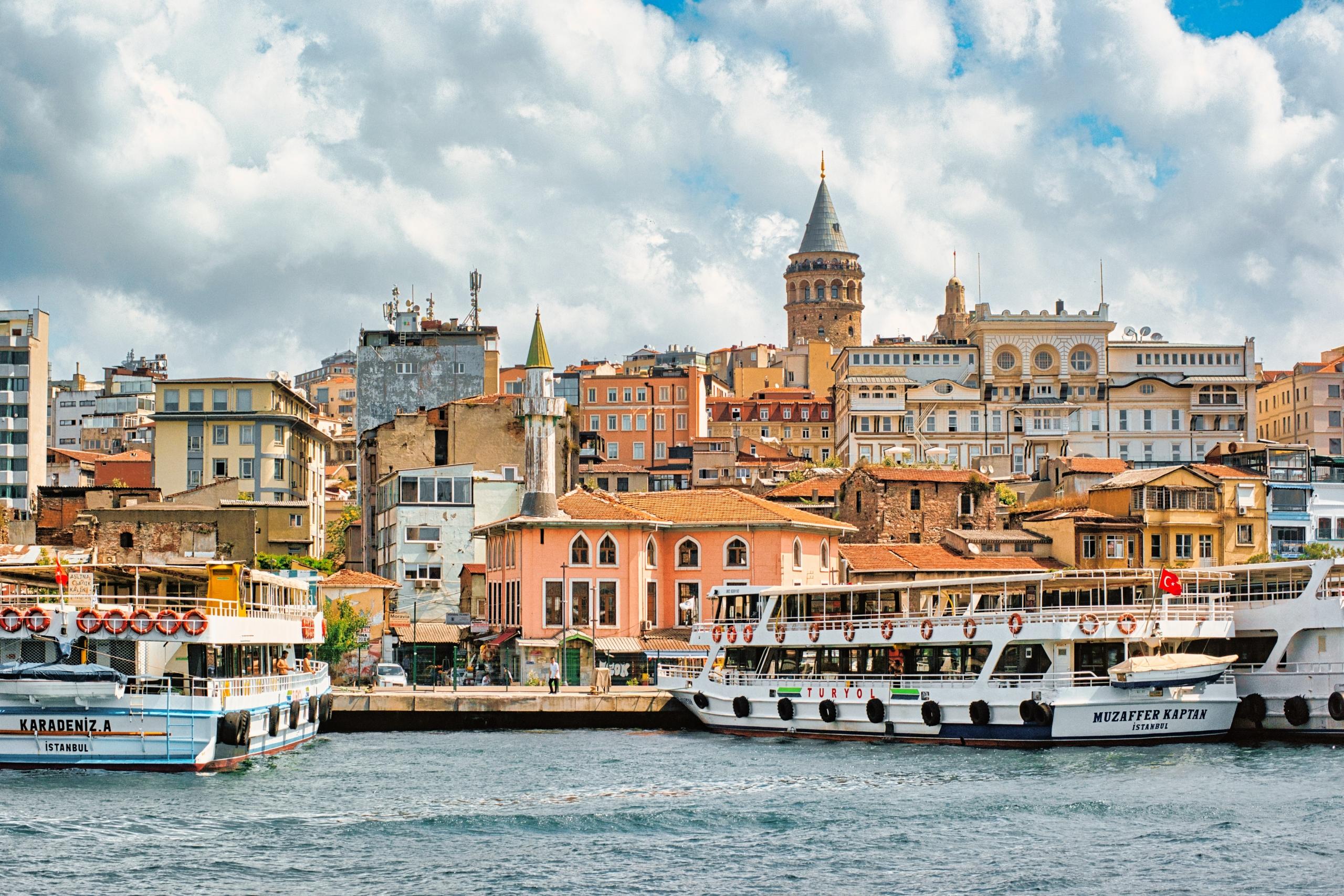 İstanbul boğaz manzarası evler gemiler