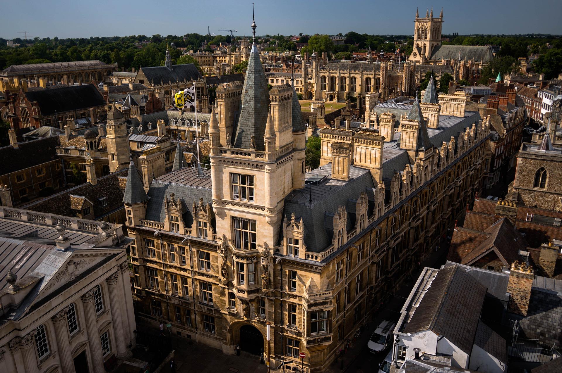 Cambridge Üniversitesi manzarası