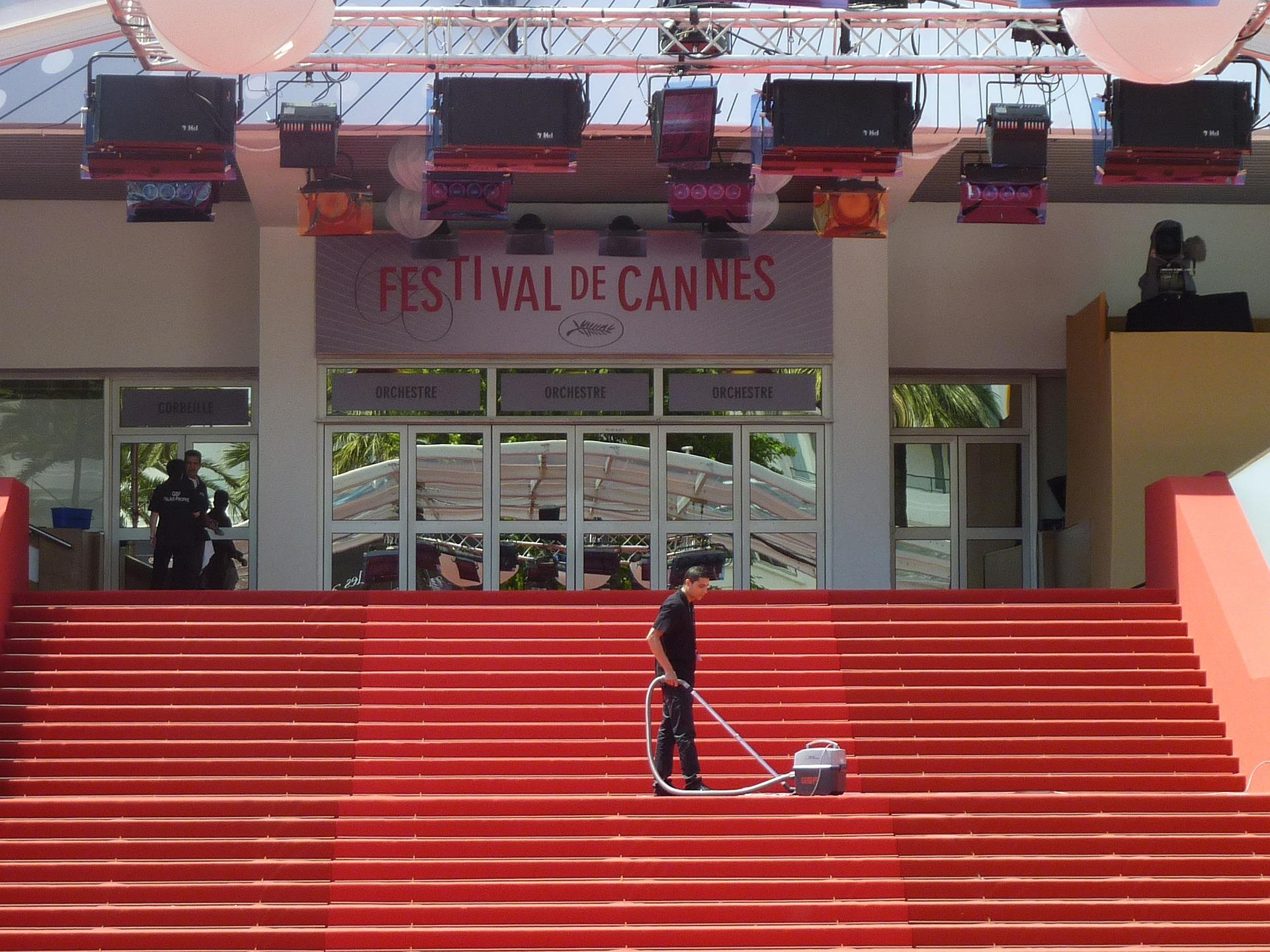 Festival alanında temizlik zamanı.