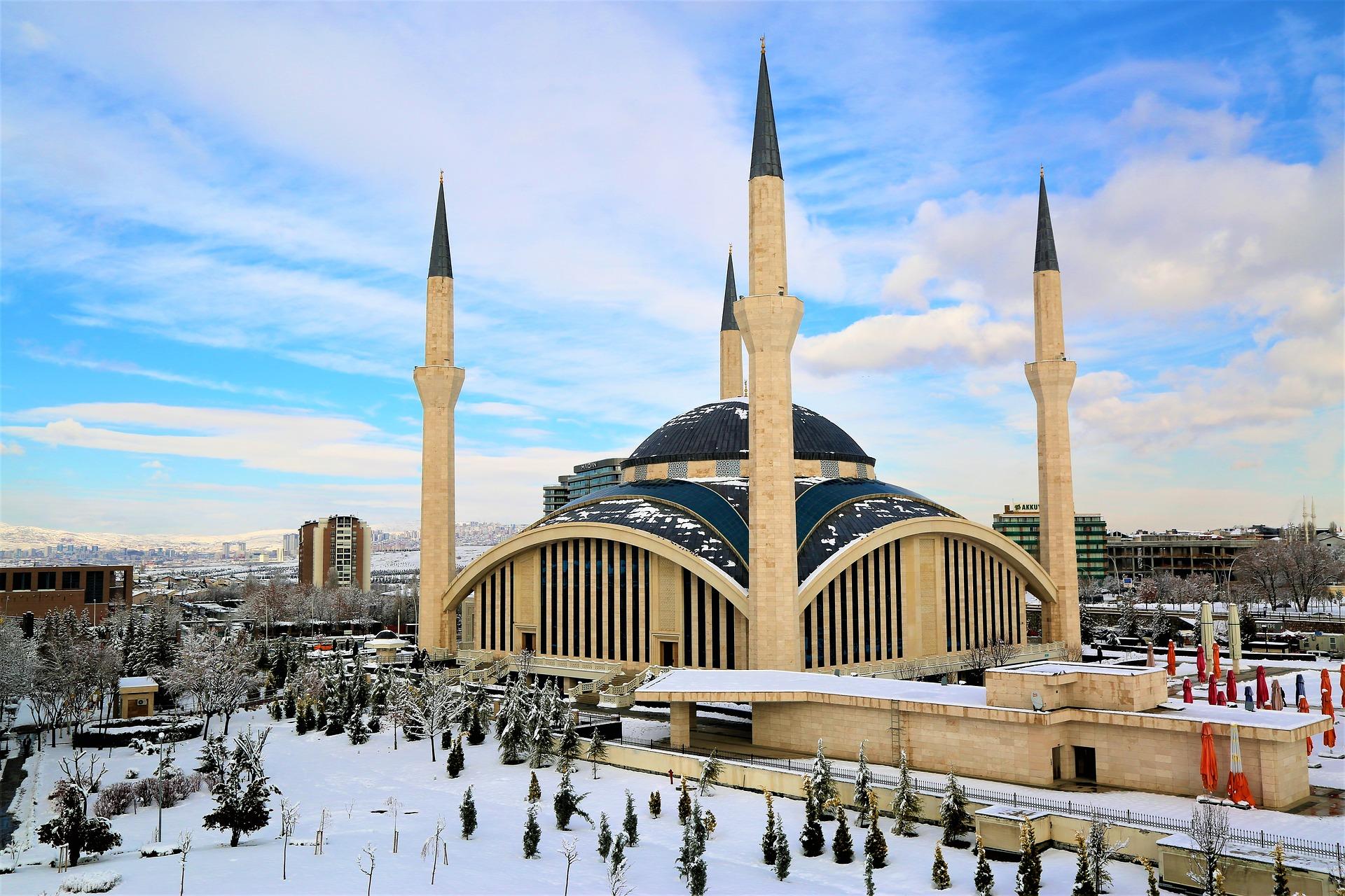 Ankara'da yeni mimaride cami