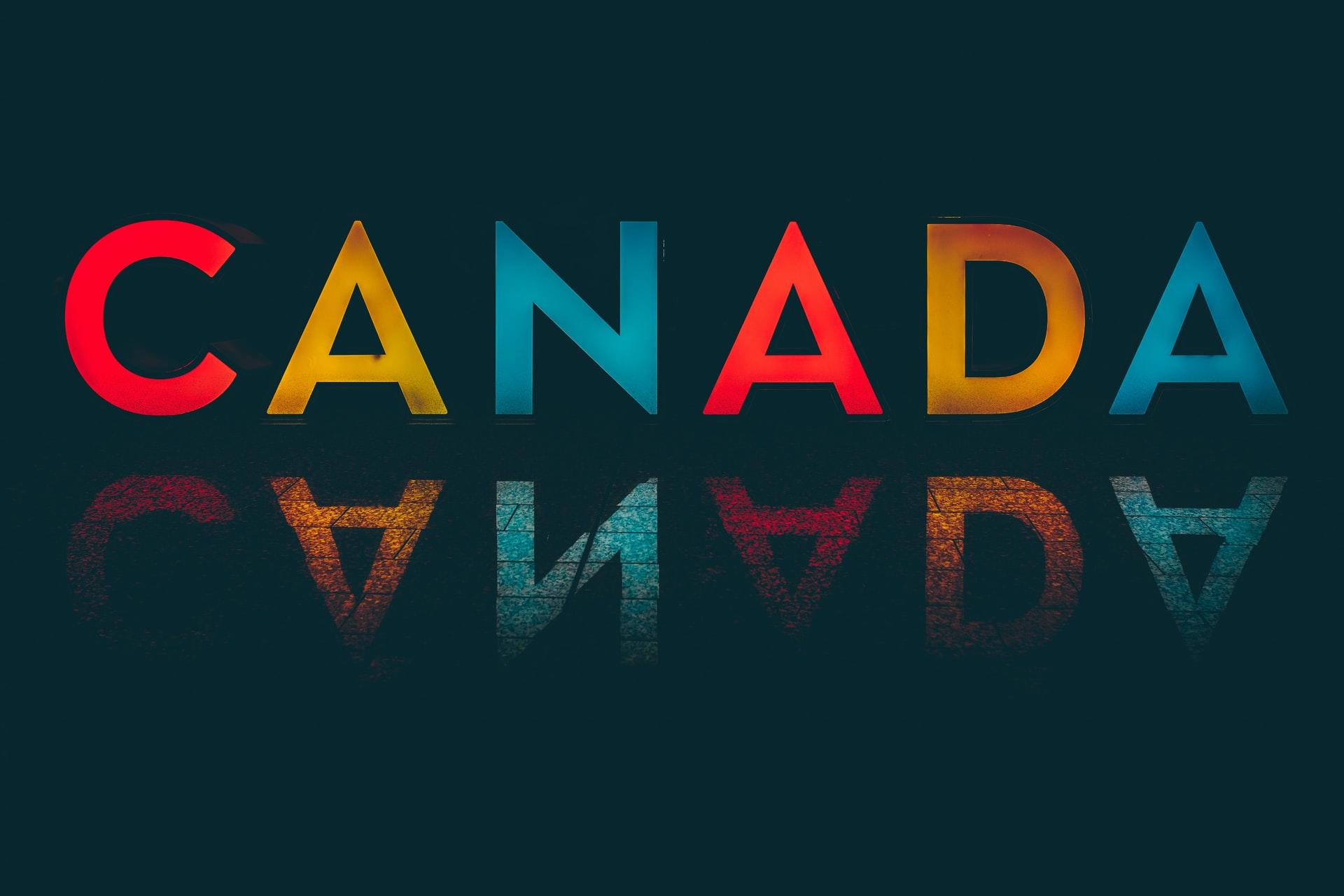 Canada renkli yazı