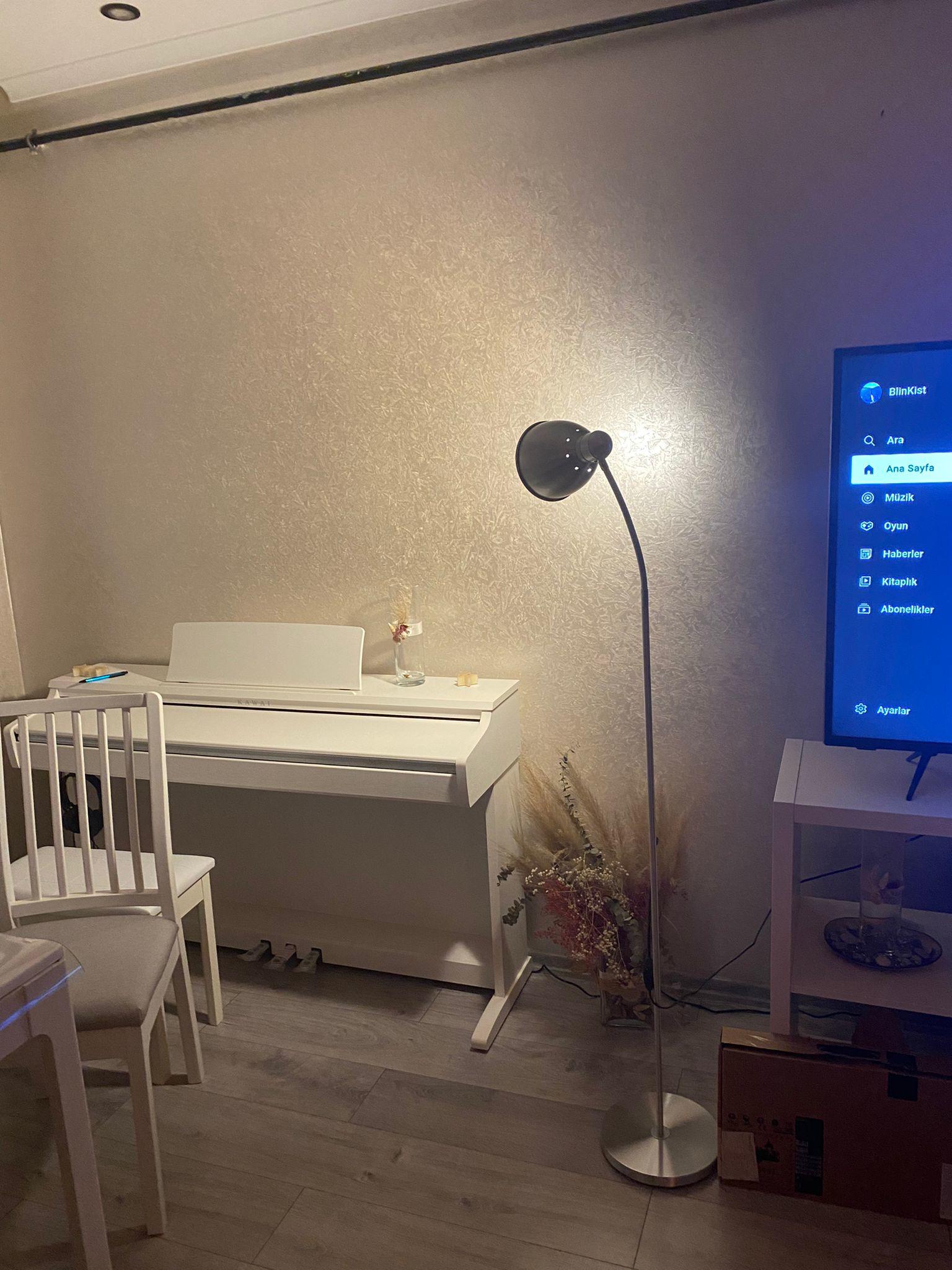 Ayarlanabilir ışıklı piyano 