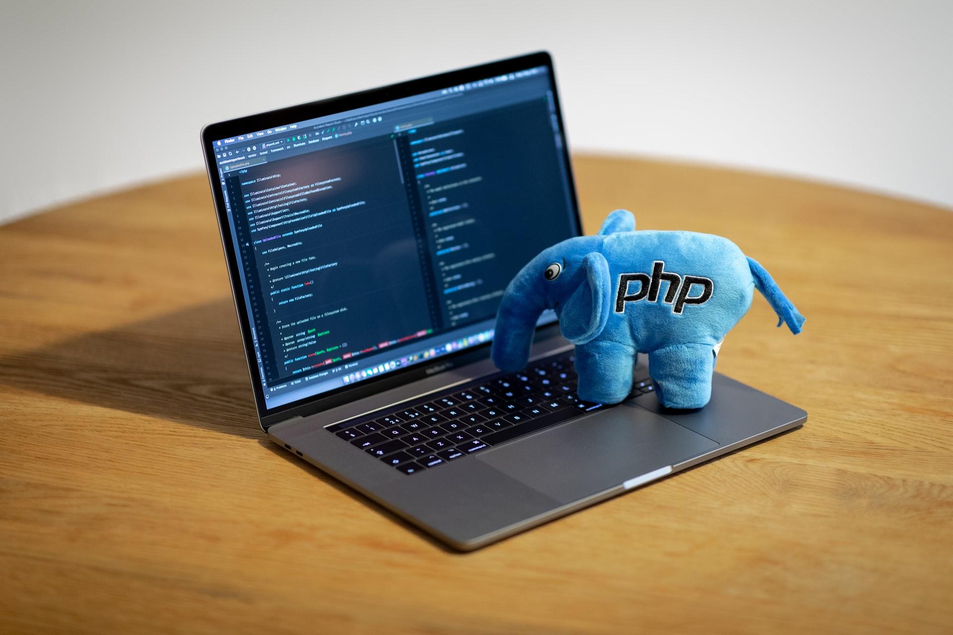 Php Laptop oyuncak