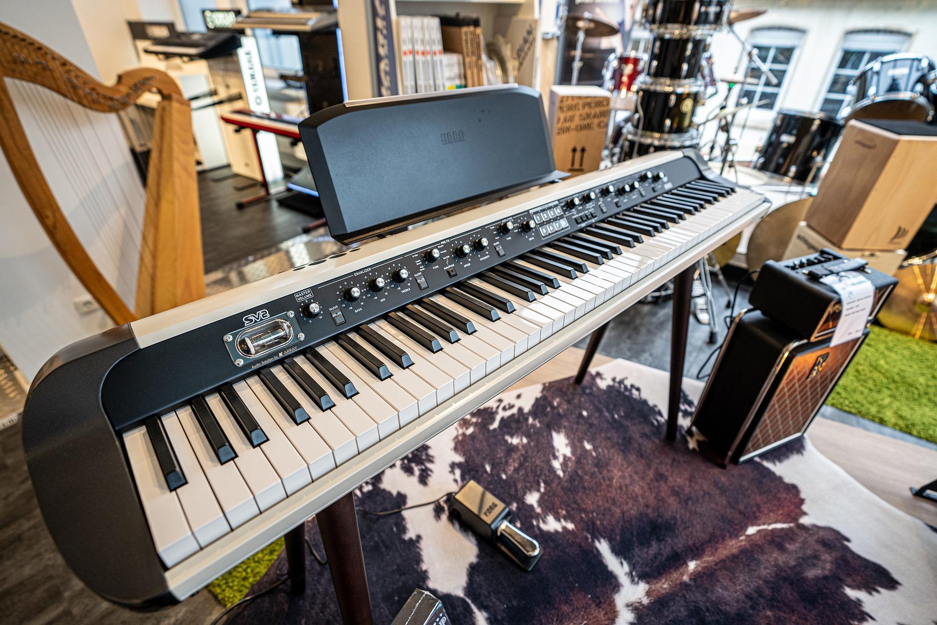 Taşınabilir elektrikli piyano.