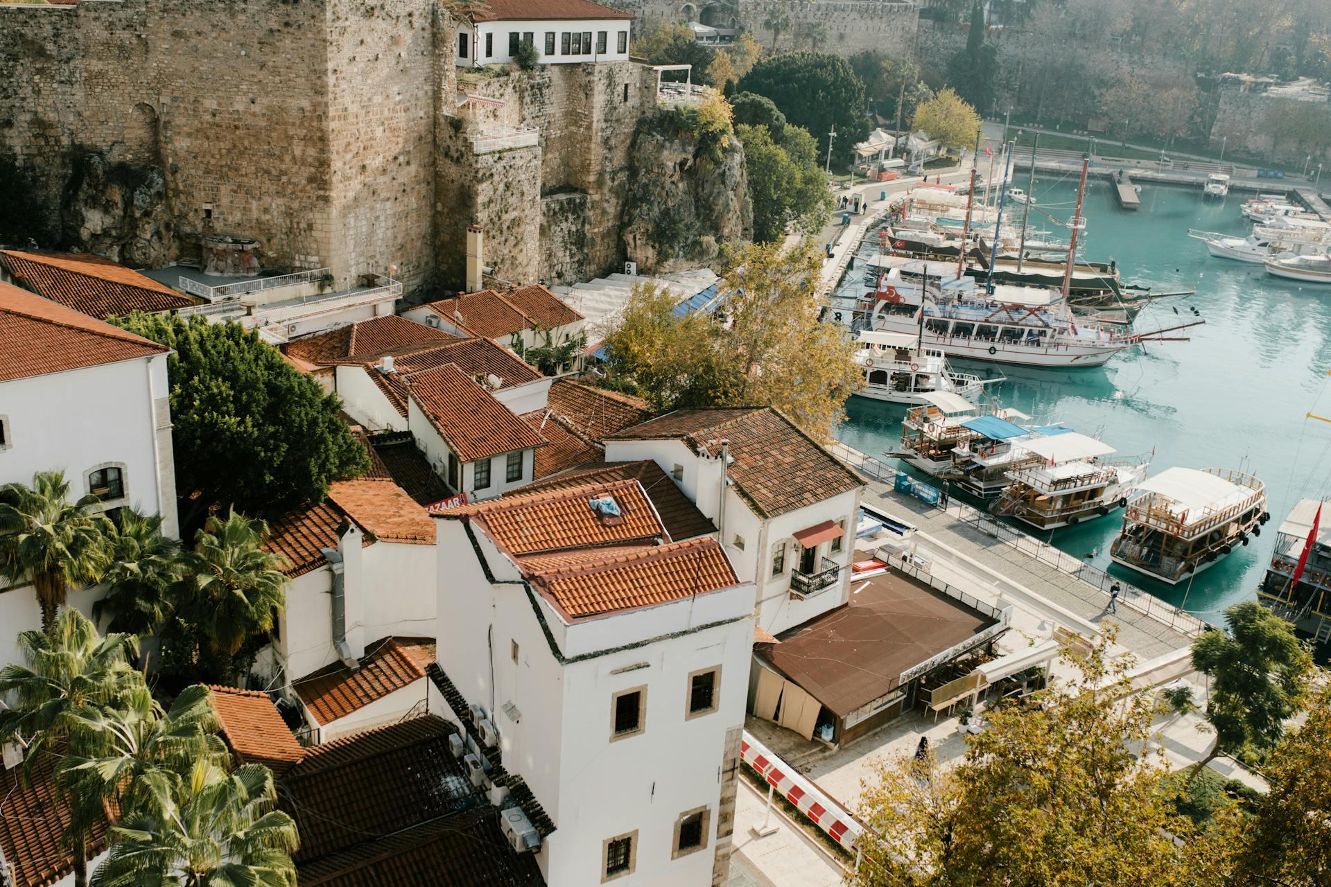 Kaleiçi hem tarihi hem de turistik açıdan önemli bir yerdir.Kaynak: Pexels