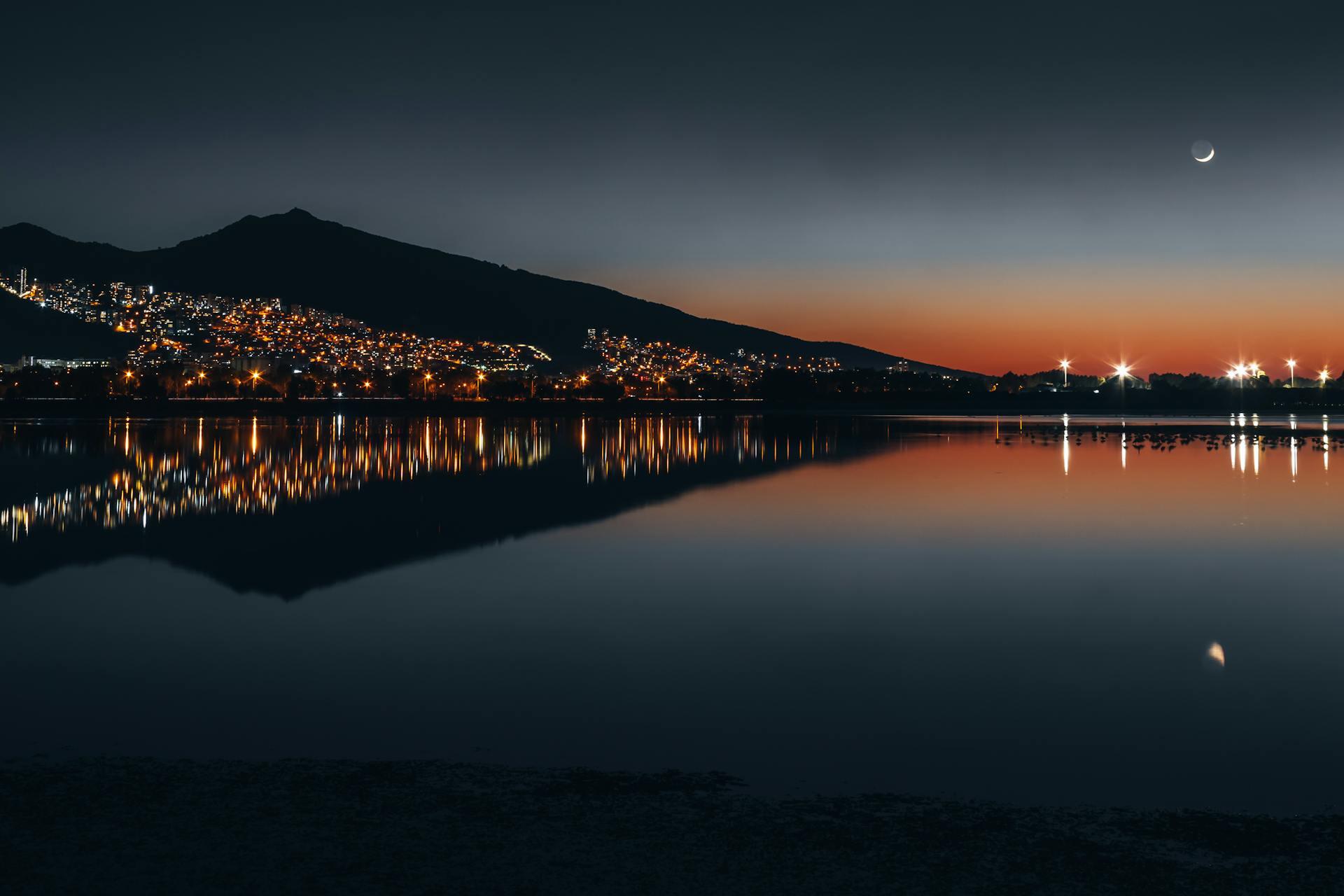 Yürüyüş ya da piknik yapmak için mükemmel bir yer. Çimlere uzanın ve keyfini çıkarın.  Kaynak: Pixabay 