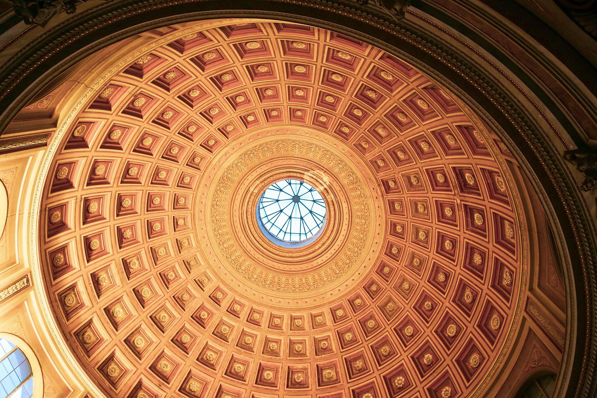 Vatikan Aziz Petrus Bazilikası kubbesi.