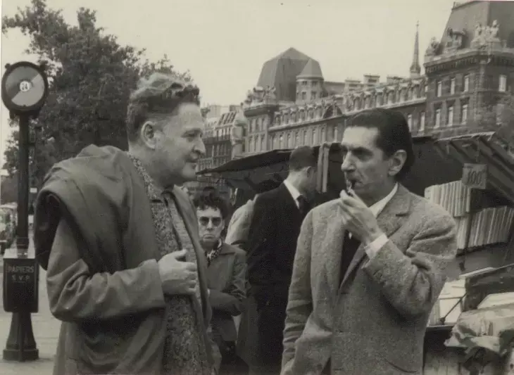 Abidin Dino ve Nazım Hikmet sohbet ediyor