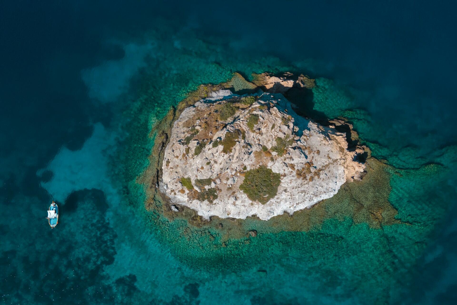 Patmos'ta bir ada